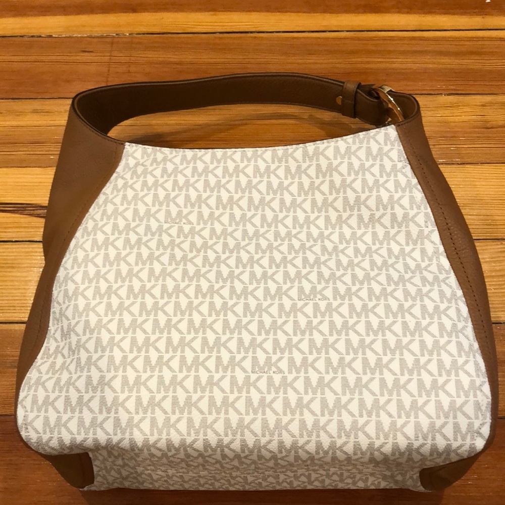 NWT MK purse SOLD